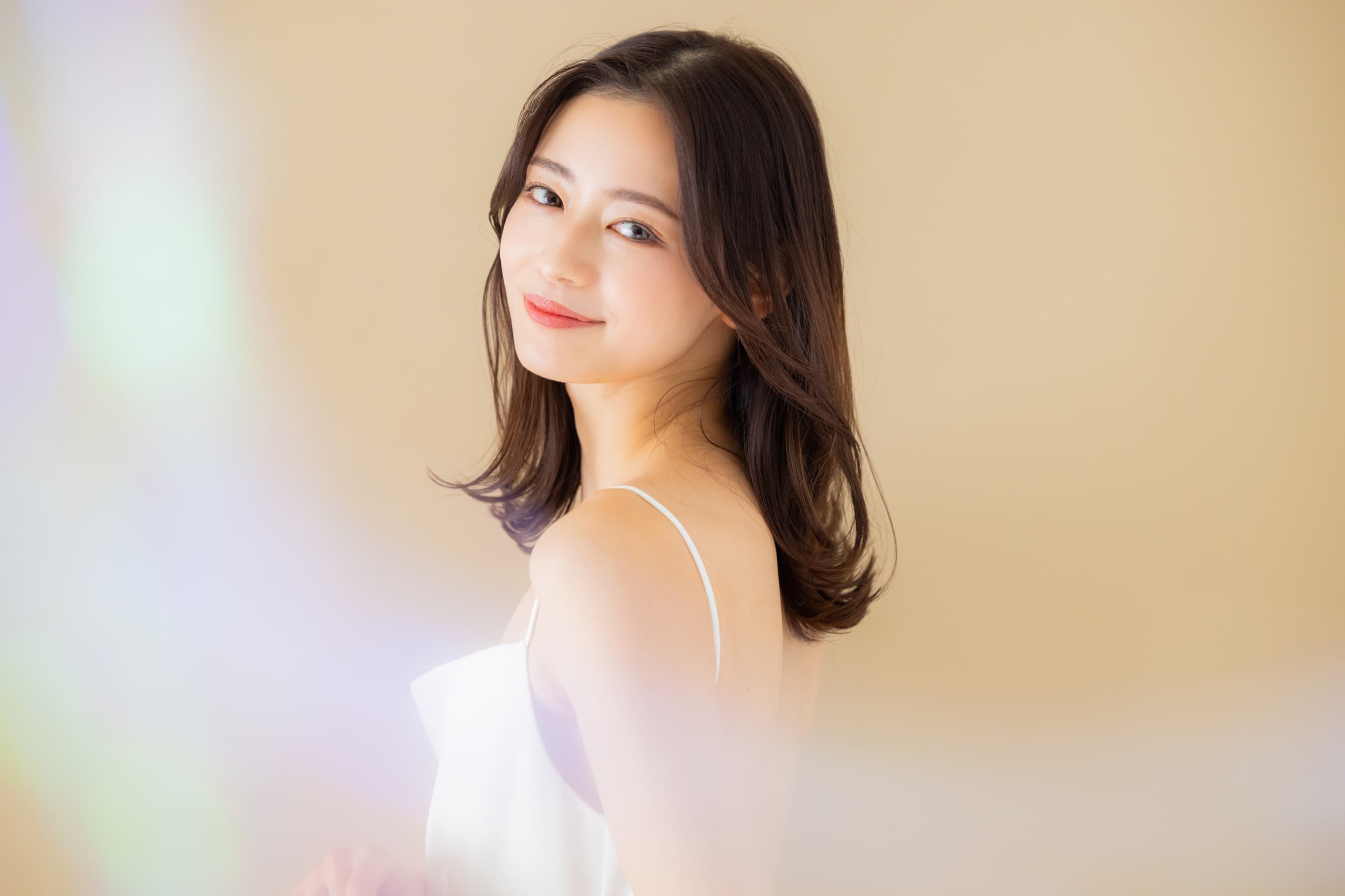 催眠美容サロンで内側から整う女性